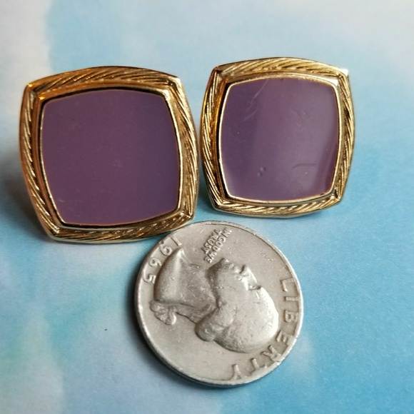 Relisted-Vintage -Vintage Purple Gold Tone Clip Earrings square - Picture 2 of 4